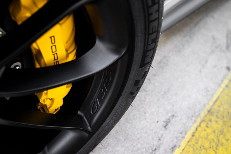 Illustration for article titled Put These Very Good 2019 Porsche 911 GT3 RS Photos In Your Life